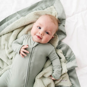Baby Kids Bamboo Pajamas ā Eucalyptus Luxe Minky Blanket ā Image 1