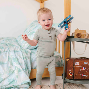 Baby Kids Bamboo Pajamas ā Eucalyptus Short Sleeve Two-Piece Button Set ā Image 1