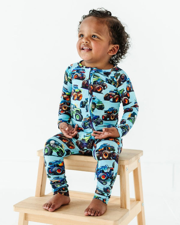 Article header showing bamboo-print clothing patterns for boys with dinosaur and digger motifs