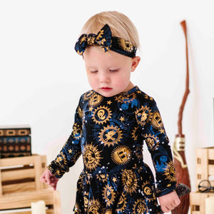 Bums & Roses - Baby & Kids Bamboo Pajamas - Harry Potter™ Hogwarts Night Sky Headwrap - Image 1