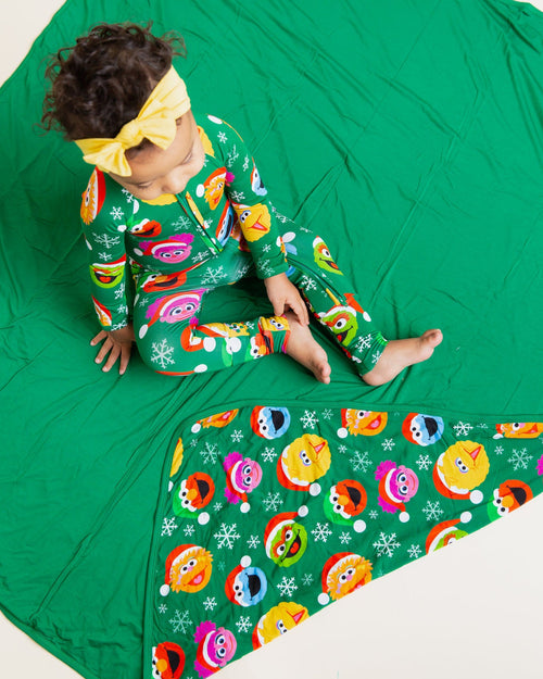 Baby Kids Bamboo Pajamas — Sesame Street™ Holiday Cheer Bum Bum Blanket — Image 3